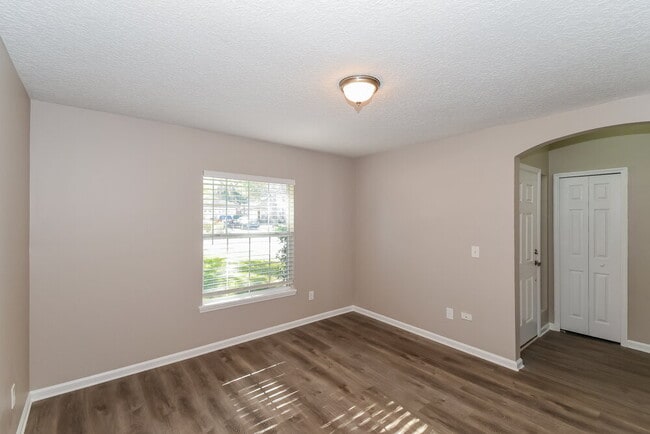 Foto del edificio - 7941 Collins Bay Ct