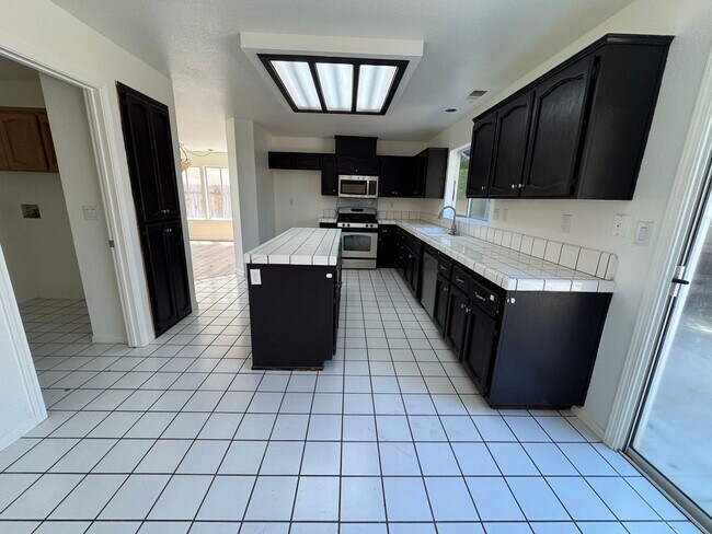 Foto del edificio - Ready to Move? Pet Friendly