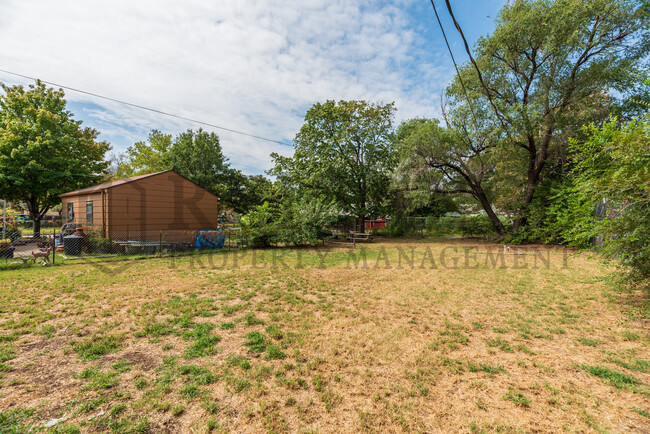 Building Photo - 2049 S Waco Ave