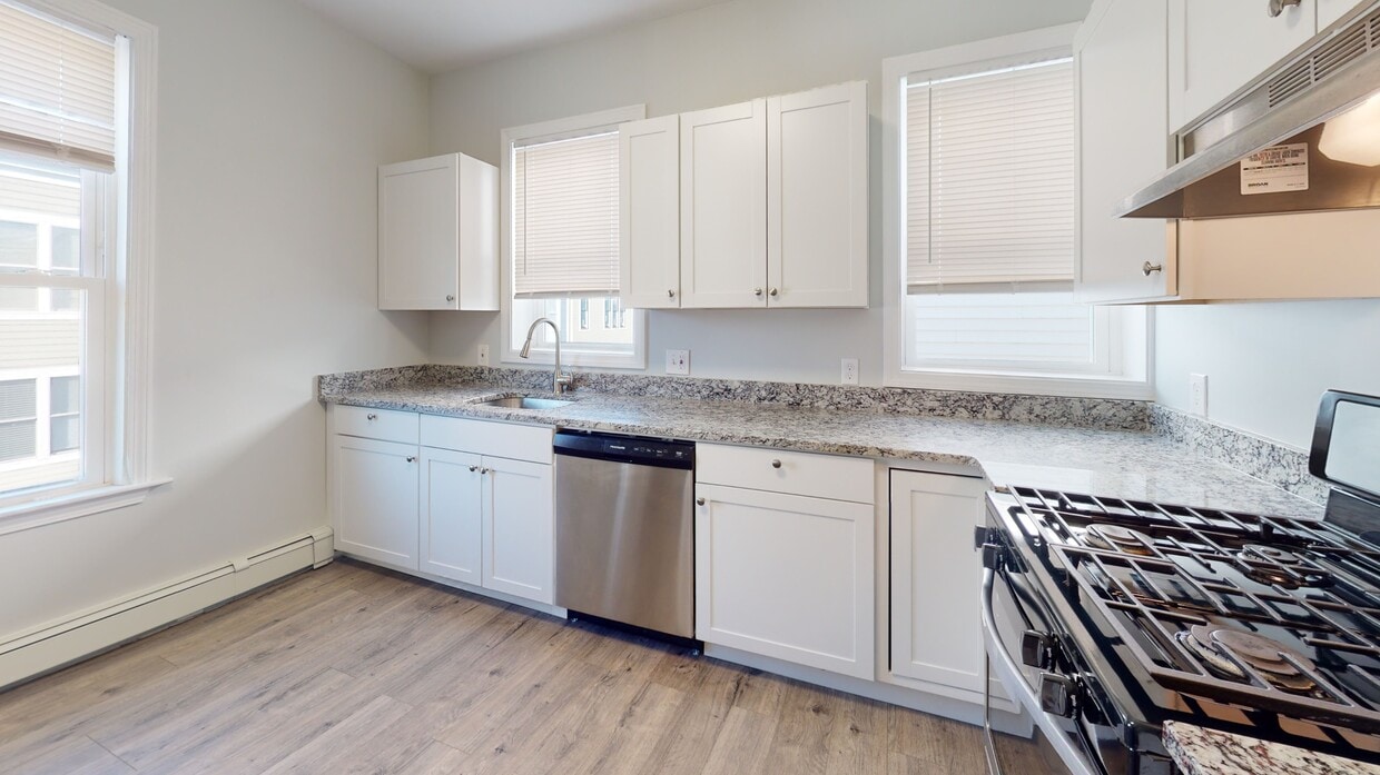 Foto principal - 677 Bennington St