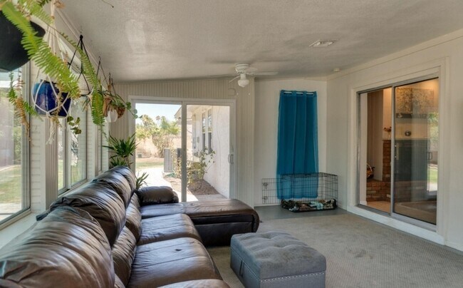 Foto del edificio - 1646 N Chestnut Cir
