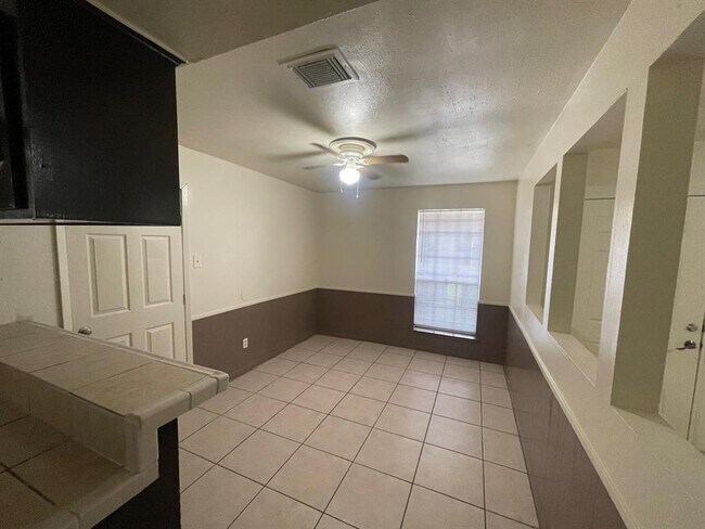 Building Photo - 8803 Donley Dr
