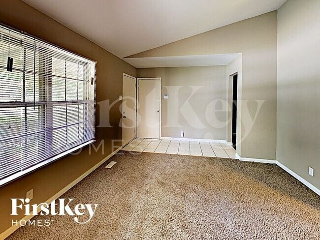 Building Photo - 1375 St Anthony Ln