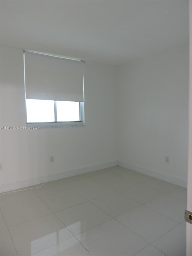 Building Photo - 1250 S Miami Ave