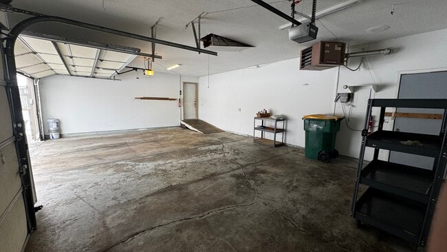 Foto del edificio - 8700 Loch Lomond Blvd