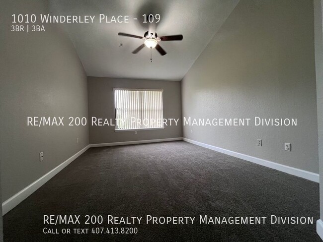 Building Photo - Villas of Lake Destiny