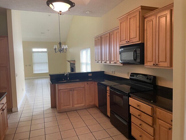 Foto del edificio - 4031 Oak Forest Dr