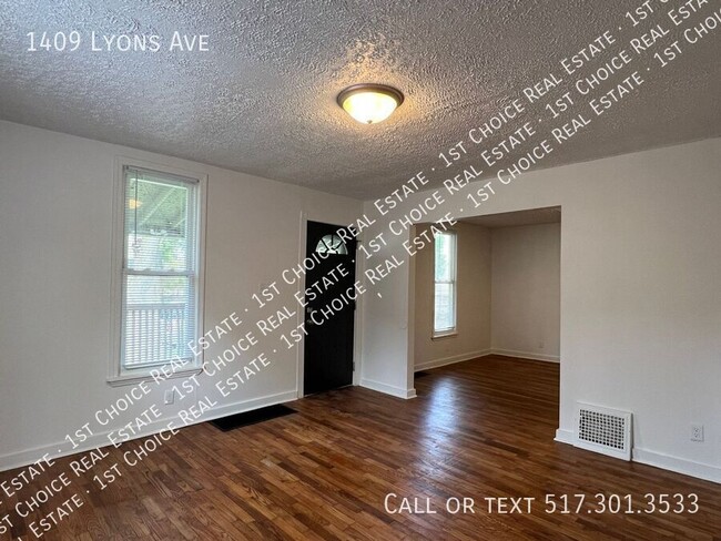 Building Photo - 1409 Lyons Ave