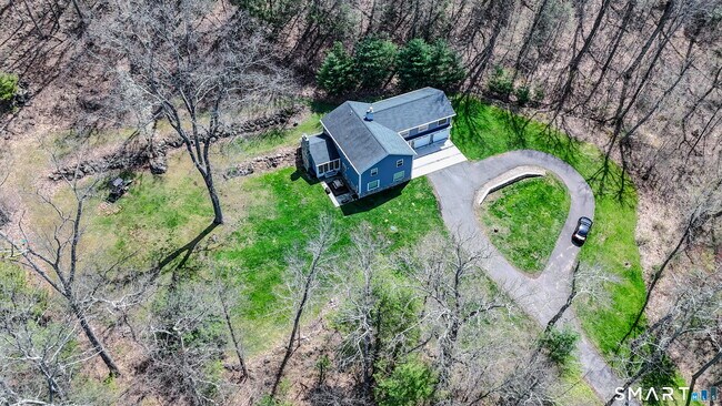 Foto del edificio - 50 1/2 Mountain Spring Rd