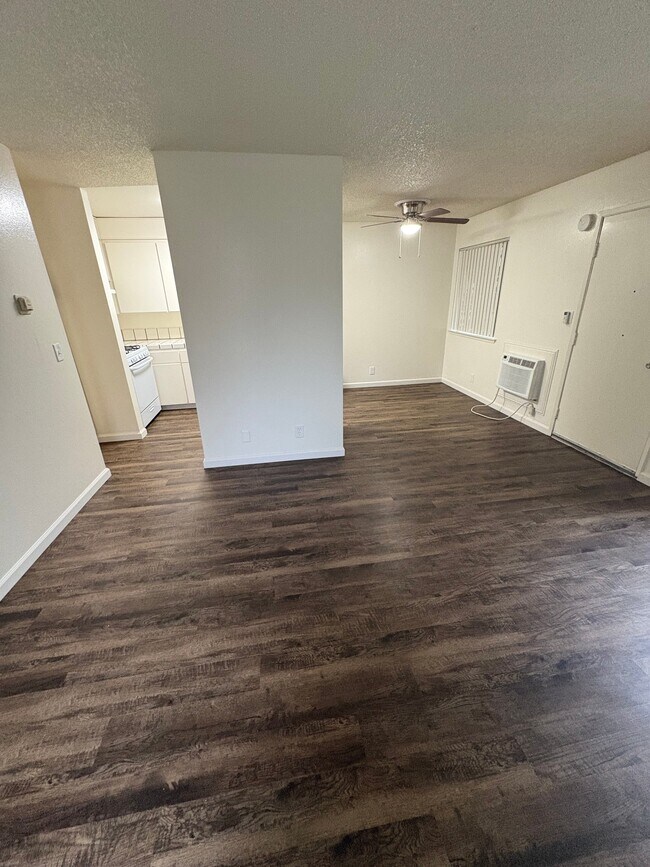 Building Photo - 5244 Hackberry Ln