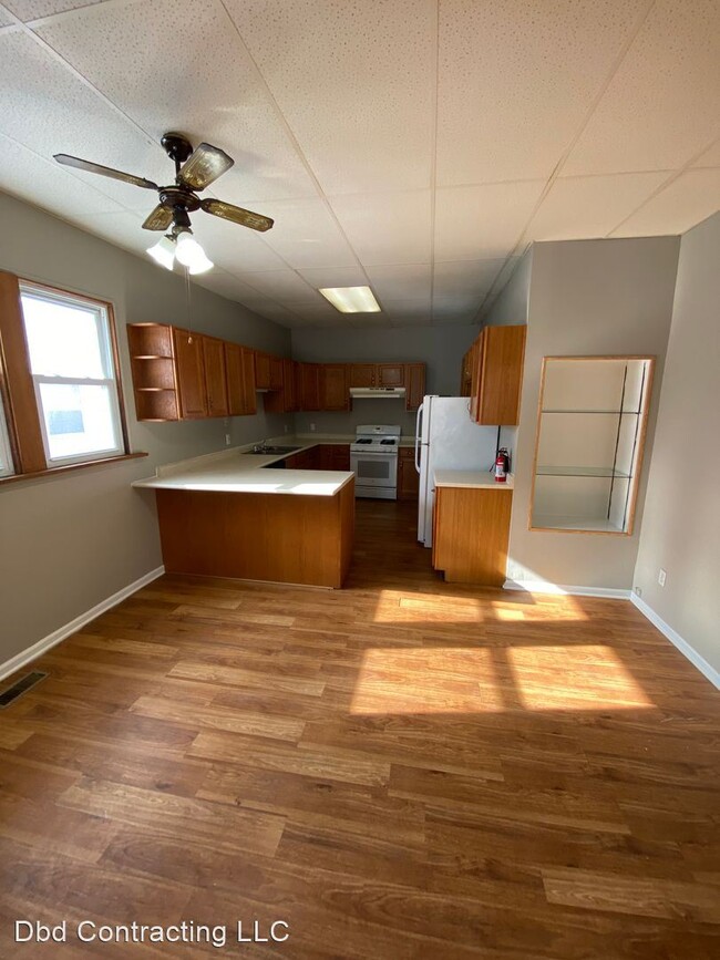 Building Photo - 2 br, 1 bath House - 4410 South Park Dr.
