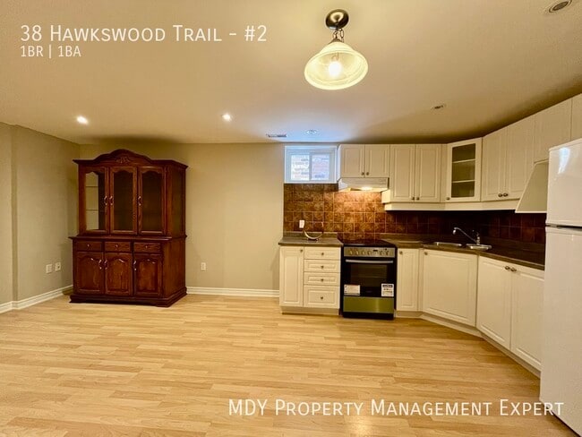 Building Photo - Big and spacious lower unit!