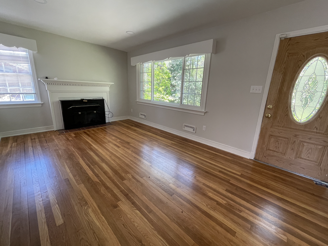 Living Room - 511 Meriwether Ave