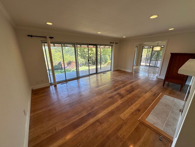 Foto del edificio - 3 Bed 3 Bath, Orinda Home, Close To BART