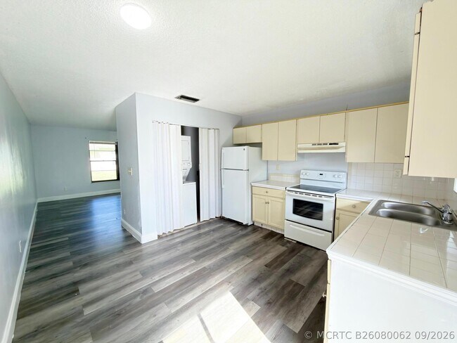 Building Photo - 4885 Badger Rd