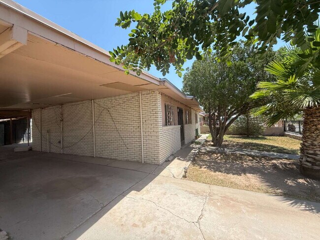 Foto del edificio - 7289 Mimosa Ave
