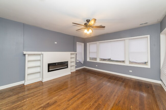Building Photo - 8020 S Harvard Ave