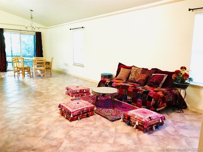 Building Photo - 234 Nesmith Ave