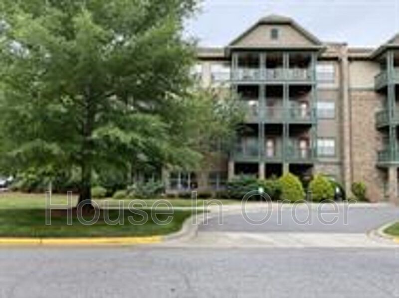 9 Kenilworth Knolls Unit 217, Asheville, NC 28805 Condo for Rent in