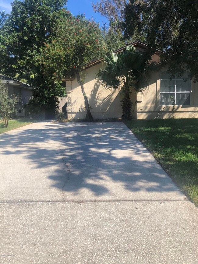 Building Photo - 141 Jasmine St