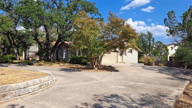 Building Photo - 10305 Spicewood Mesa