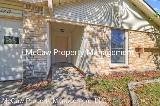 Foto del edificio - 3 br, 2 bath House - 1717 Glenview Ln.