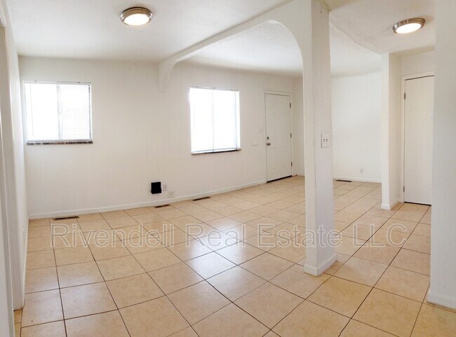 Foto del edificio - 1496 Joliet St