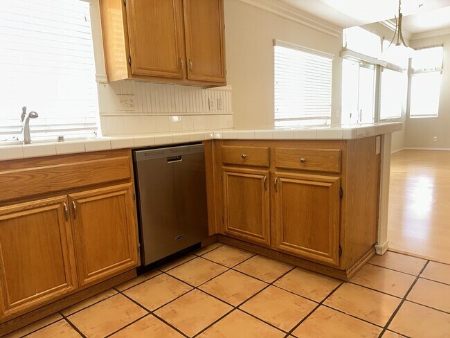 Building Photo - "Charming Riverside Retreat: Spacious 3-Be...