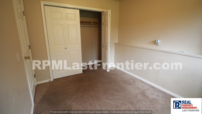 Building Photo - 227 Grand Larry St