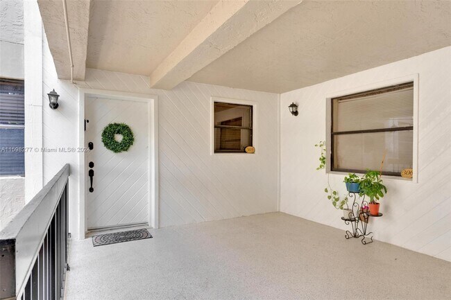 Building Photo - 605 Ives Dairy Rd
