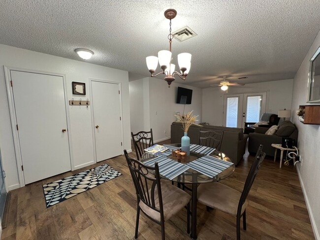Foto del edificio - SUNSET MESA HOME WITH POOL ACCESS!