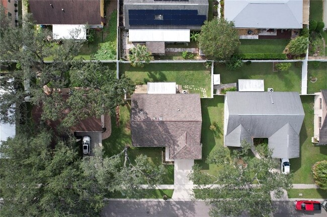 Building Photo - 210 Foxwood Dr