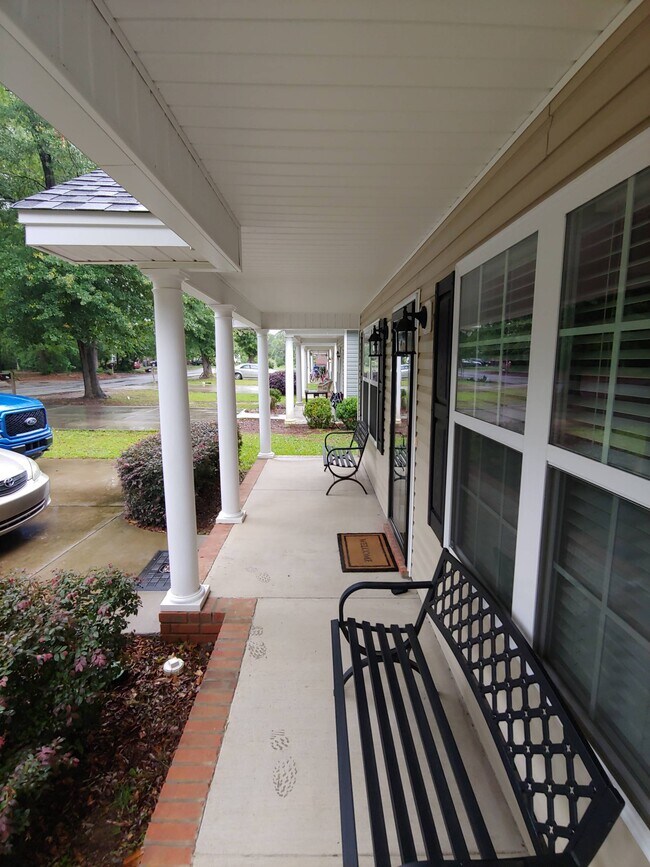 Foto del edificio - 914 Woodlawn Ave