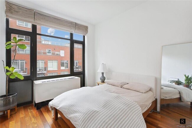 Foto del edificio - 41-18 27th St