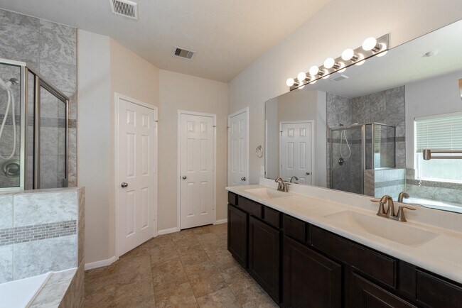 Foto del edificio - 26302 Fox Ridge Ln