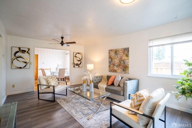 Foto del edificio - 4301 Hillview Dr