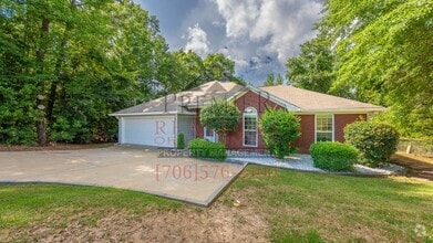 Building Photo - 28 Redwood Dr