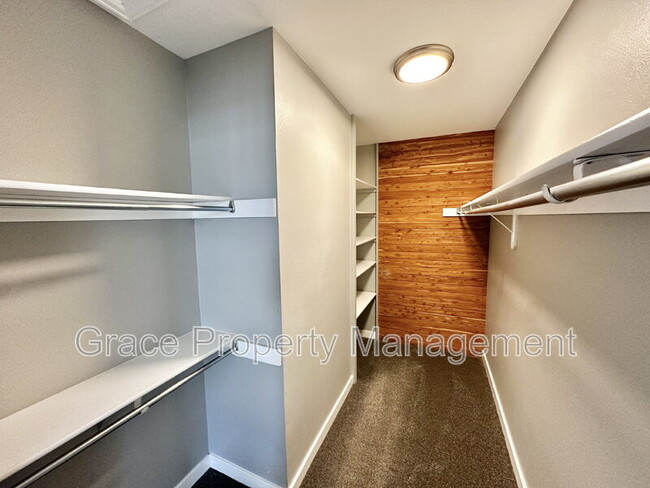 Building Photo - 13274 E Asbury Dr