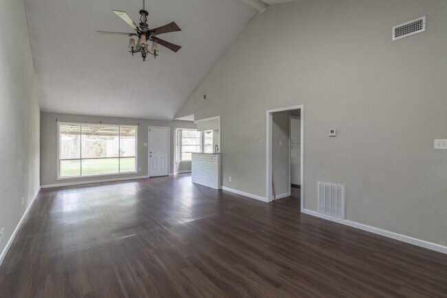 Building Photo - 9747 Ebb St