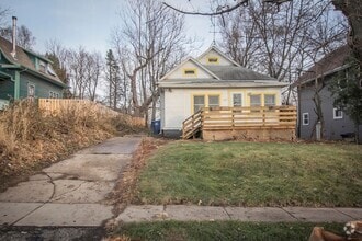 Building Photo - 629 37th St