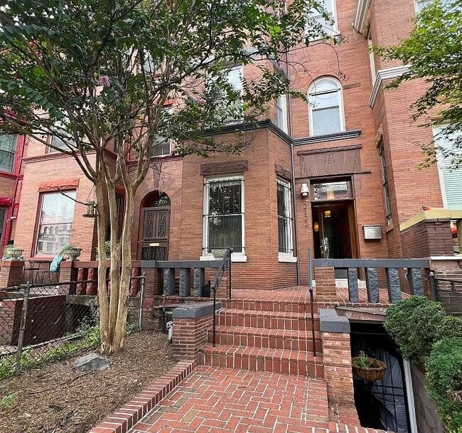 Welcome to 2322 1st Street NW! - 2322 1st St NW