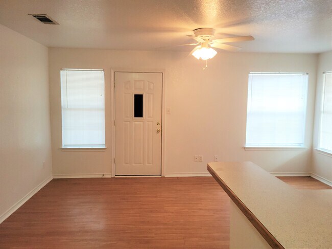Living room - 177 Private Road 3459