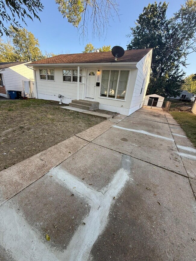 Foto del edificio - Beautiful 4-Bedroom Home for Rent in St. L...