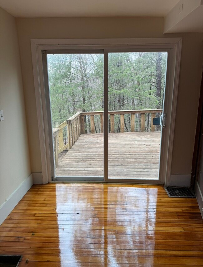 Foto del edificio - 300 Amherst Rd