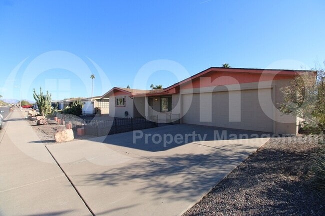 Building Photo - 5915 E Anaheim St