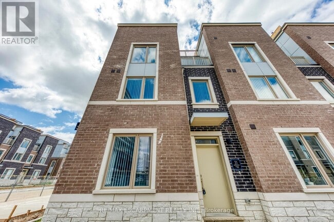 Building Photo - 31-131 Almond Blossom Mews