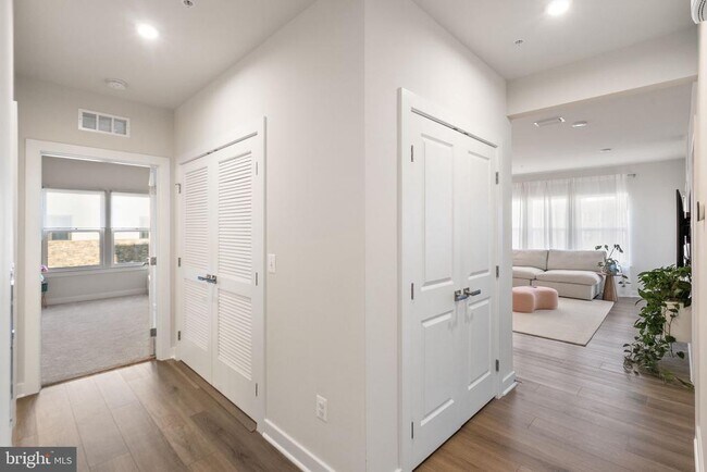 Foto del edificio - 46294 Mount Milstead Ter