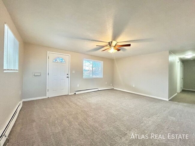 Foto del edificio - 874 Linley Ct