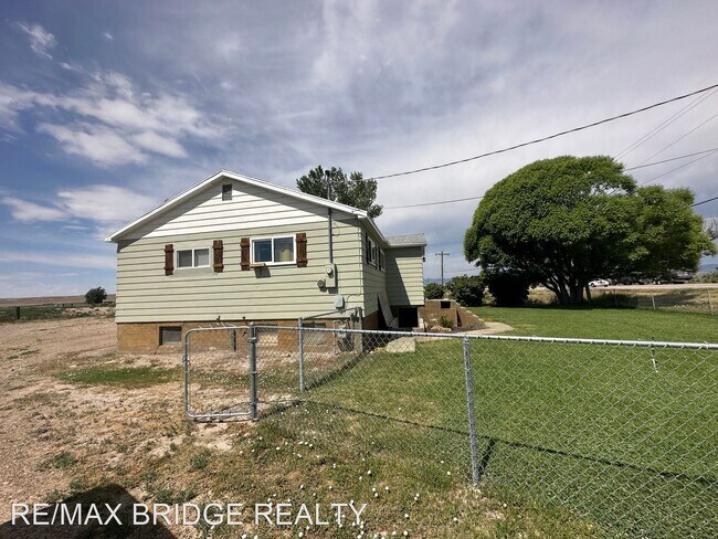 Building Photo - 2 br, 1 bath House - 1752 E Main Street