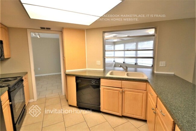 Building Photo - 7690 Innis Ct N